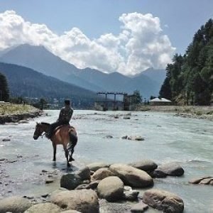 Amarnath With Kashmir Tour